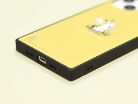 スクエア型スマホケースが登場!